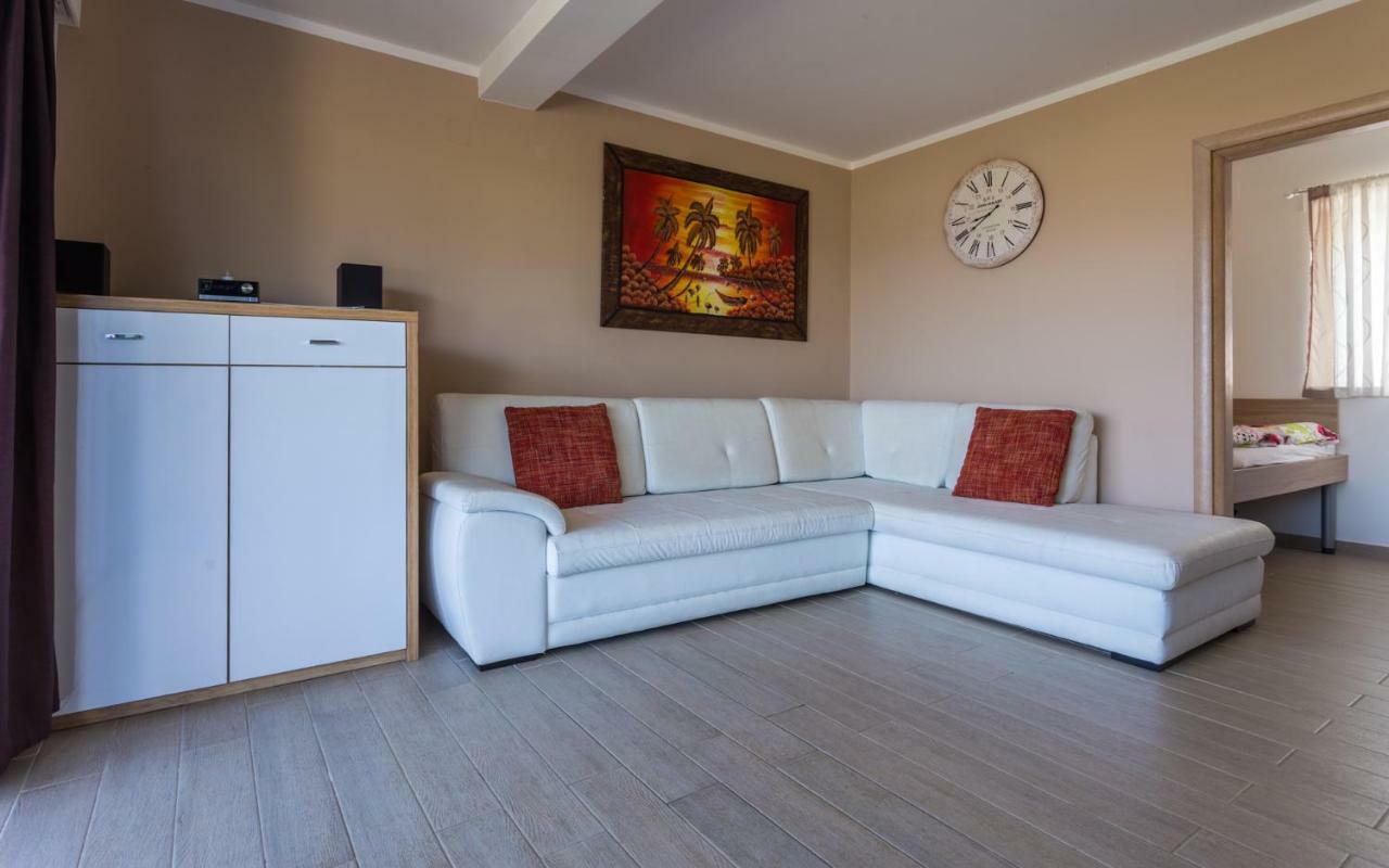Apartment Trava Klimno Luaran gambar