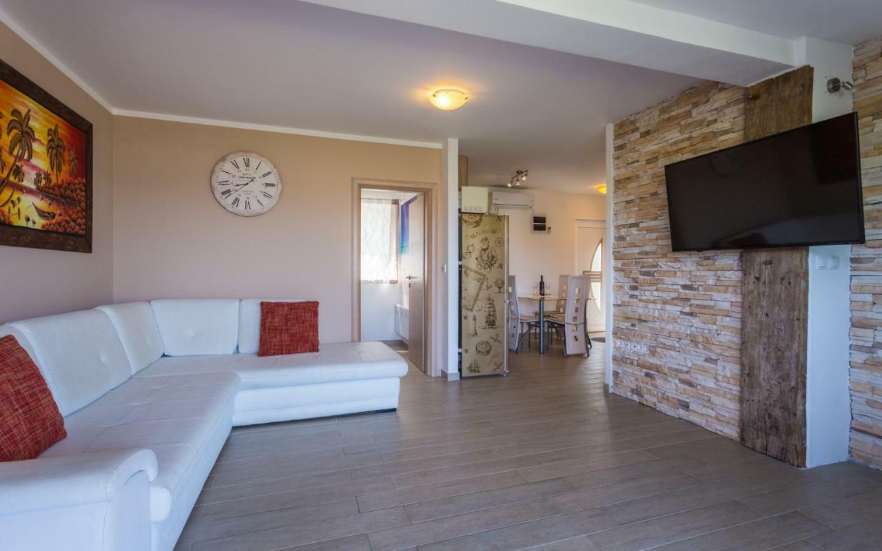Apartment Trava Klimno Luaran gambar